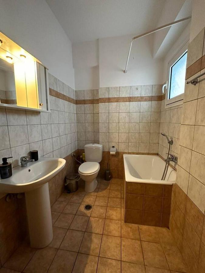 Central Appartment 2 With Parking Lárisza Kültér fotó